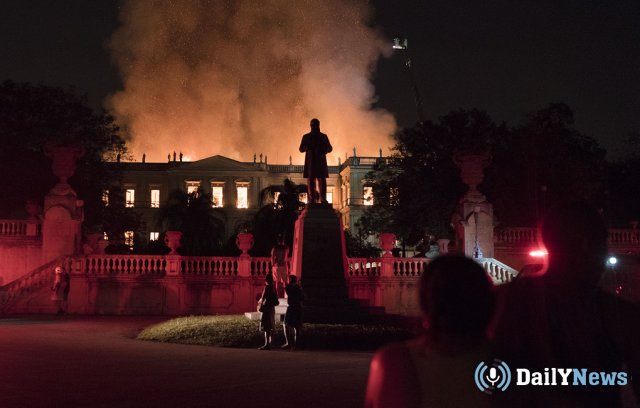 В Рио-де-Жанейро произошло возгорание Национального музея