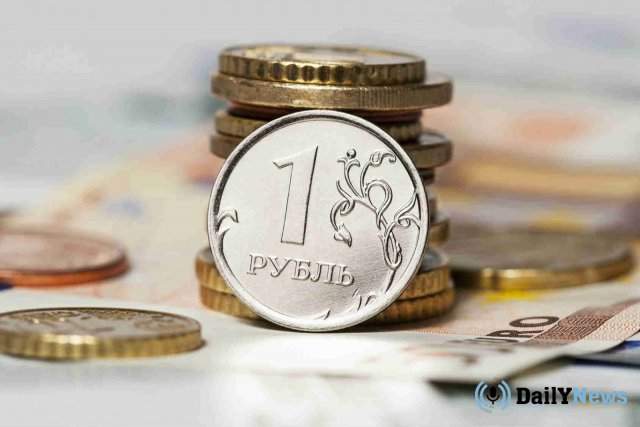 Лужков рассказал о том, как можно стабилизировать курс рубля