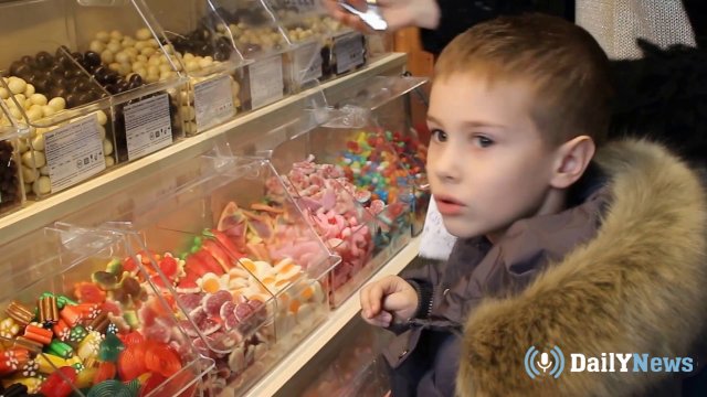 В России предлагают ограничить продажу сладостей подросткам