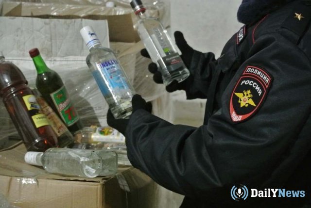 В Красноярске обнаружили подпольный цех по производству алкоголя.