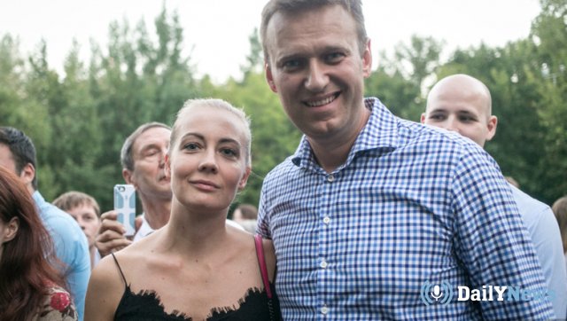 Жена Навального назвала Виктора Золотова наглым бандитом