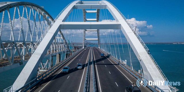 1 октября Крымский мост откроют для грузового транспорта