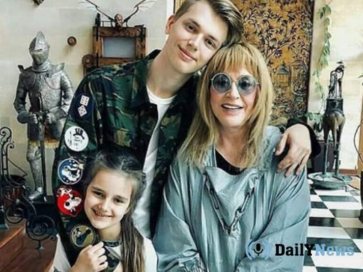 Алла Пугачёва выложила в сеть фото с внуками
