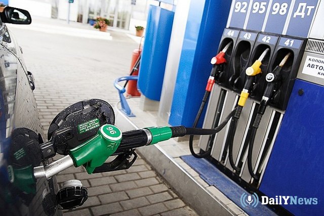 Почему нефть дешевеет, а бензин нет - причины, комментарии правительства