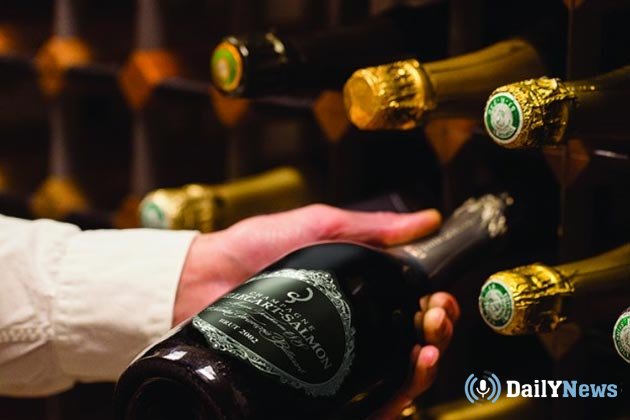 Шампанское оказалось самым востребованным напитком в Германии и России перед новым годом