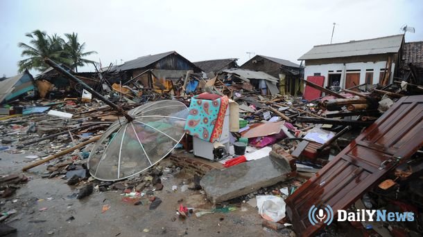 Последствия цунами в Индонезии - новости на сегодня