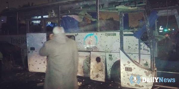Теракт в Египте - возле пирамид Гизы взорван туристический автобус