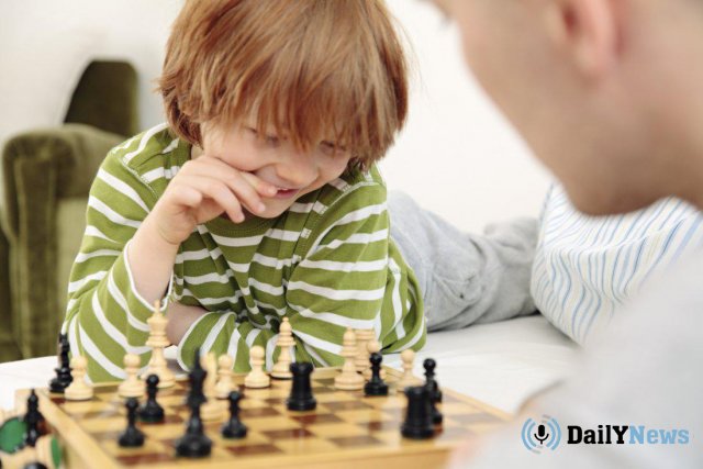 В школах Красноярска ввели обязательные занятия шахматами