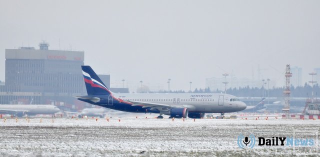 В столичных аэропортах из-за снегопада были задержаны и отменены несколько рейсов