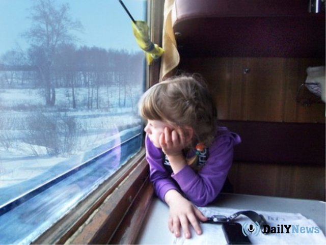 Пенсионерка из Петербурга потеряла школьницу в поезде