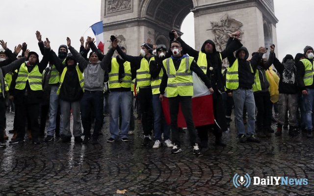 Во Франции задержали лидера "желтых жилетов"