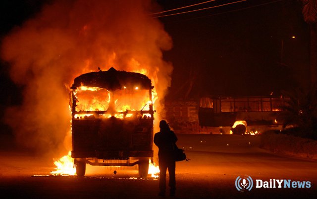 В Кемерово пассажиры едва успели покинуть горящий автобус