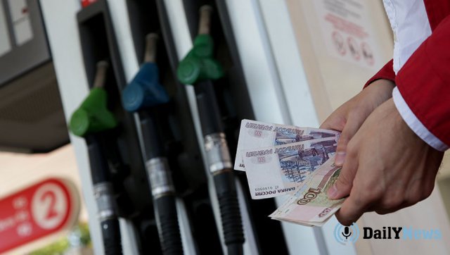 Повышение ставок акцизов на бензин повысит его стоимость на 3 рубля