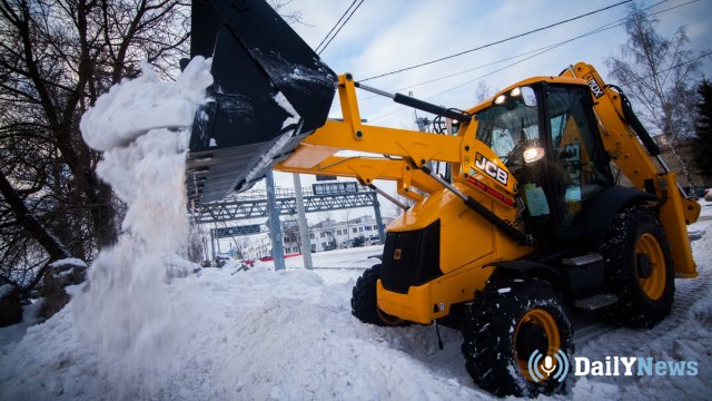 В Южно-Сахалинске проходит разбирательство по факту выгрузки чистого снега поверх грязного