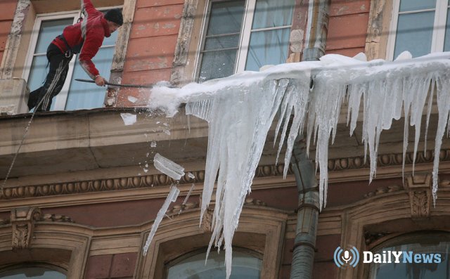 В Санкт-Петербурге осуществляют поиск наледи и снежных сугробов с помощью квадрокоптера