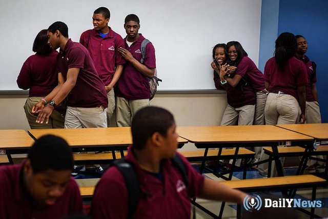 Темнокожих школьников в США заставили собирать хлопок