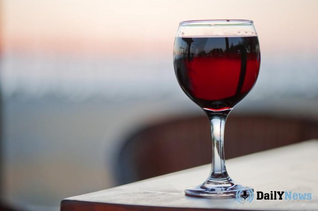 Ученые рассказали о том, почему алкоголь может быть полезен пожилым людям