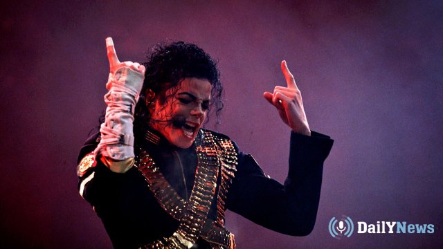 Сотрудники радиостанции «Би-би-си» Radio 2 подготовились к выходу фильма о Майкле Джексоне