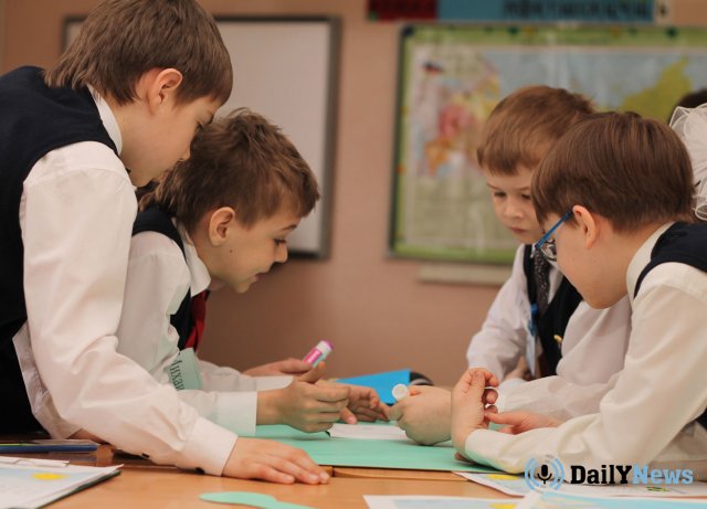 Школьную парту для активных детей разработали в Красноярске