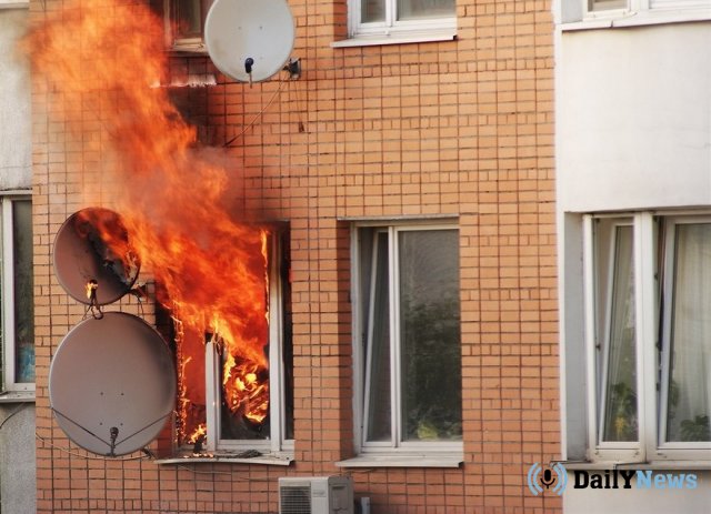 Жители Санкт-Петербурга погибли во время пожара в частном доме