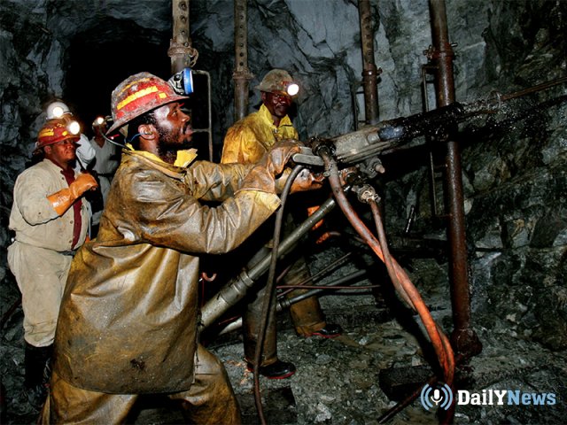 Более 1,5 тыс. рабочих попали в беду на шахтах в ЮАР