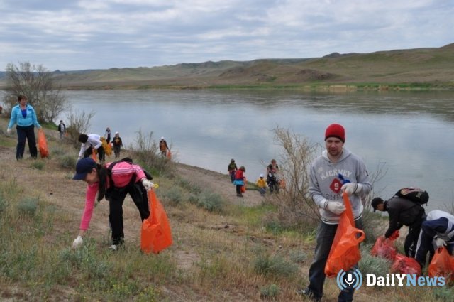 Жители Пермского края занялись уборкой человеческих останков с берега Камы