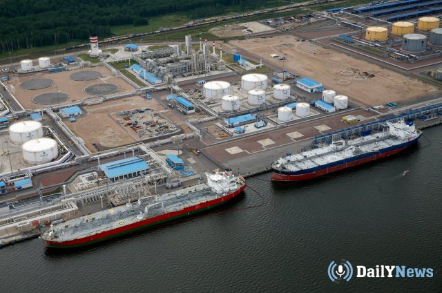 В порту Усть-Луга снова происходит отгрузка нефти для экспорта