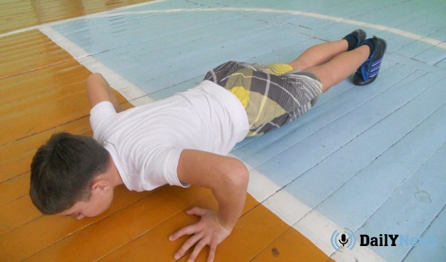 Мальчик из Ингушетии готовится побить мировой рекорд по отжиманиям