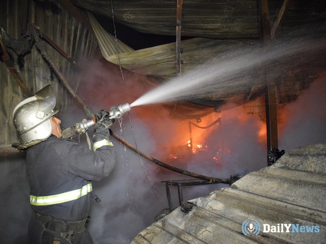 Пожарные сообщили об успешной ликвидации пожара на заводе в Екатеринбурге