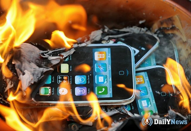 Эксперты дали рекомендации о том, как обезопасить себя от взрыва смартфона
