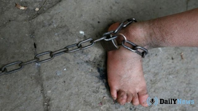 В Краснодарском крае задержали мужчину, державшего на цепи ребенка
