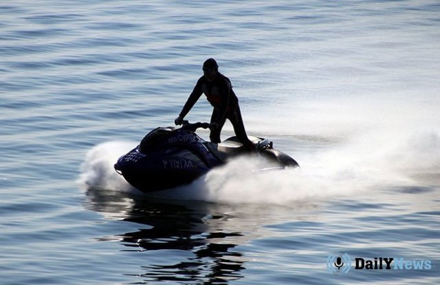 Женщину на пляже Азовского моря сбил гидроцикл