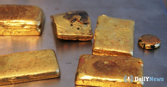 Россиянка пыталась ввезти в Китай золото, спрятав его в обуви