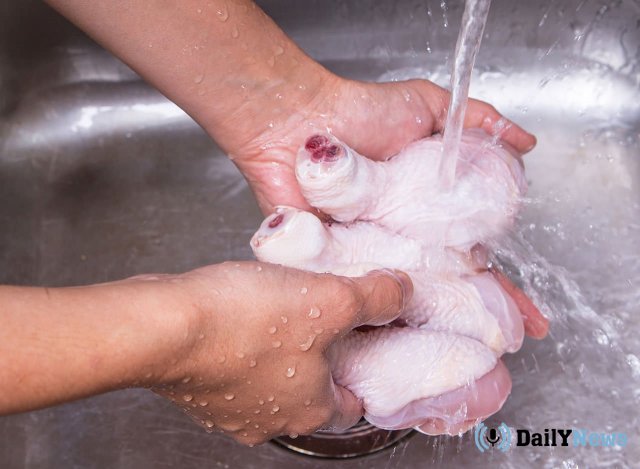 Специалисты Роскачества рекомендуют отказаться от мытья некоторых продуктов