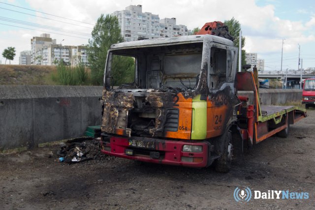 Уволенный во Владивостоке мужчина поджег эвакуаторы из мести