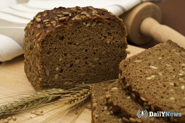 Эксперт рассказал почему не рекомендуется хранить хлеб разрезанным