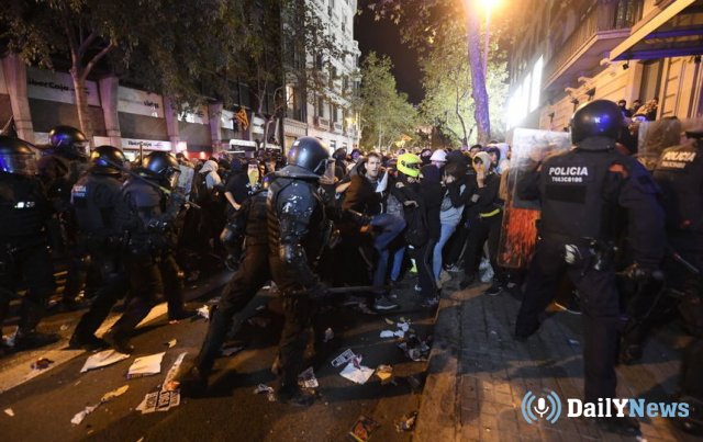 В Барселоне пострадали как минимум 80 человек в результате ночных протестов