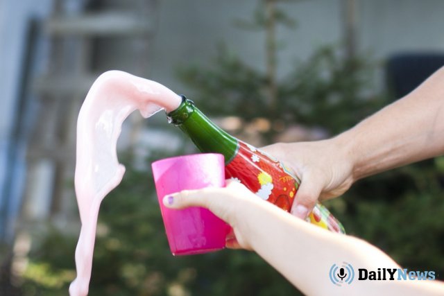 Идею о запрете детского шампанского поддержали в Минздраве
