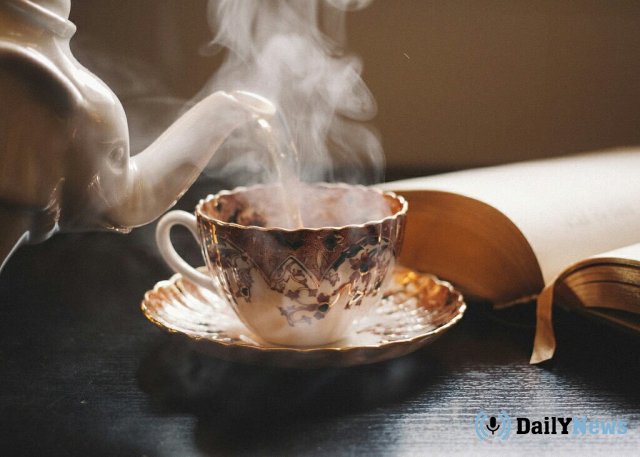Гастроэнтеролог предостерег от питья горячего чая во время болезни