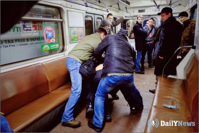Полицейские задержали участника драки в московском метро