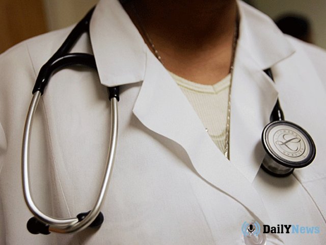 Стоматолога в Уссурийске обвиняют в избиении пациентки с ребенком