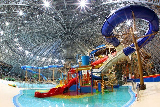 Новый аквапарк с бассейном на крыше будет построен в Москве
