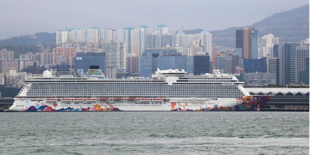 Пассажиров лайнера в Гонконге планируют выпустить с карантина 11 февраля