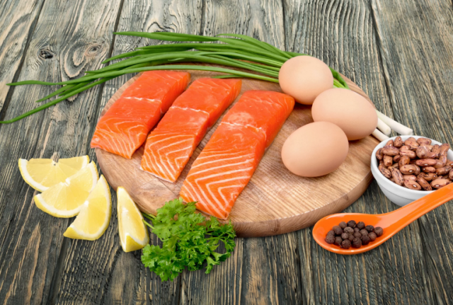 Врач-диетолог порекомендовала есть больше рыбы, чтобы восполнить дефицит витамина D