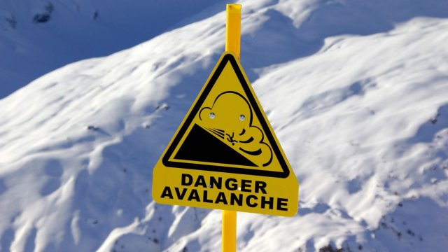 Высокая лавинная опасность зафиксирована в Сахалинской области