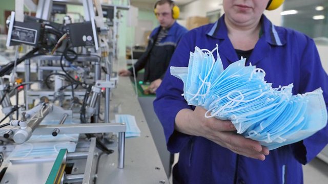 Сергей Собянин рассказал об увеличении производства медицинских масок и дезинфицирующих средств