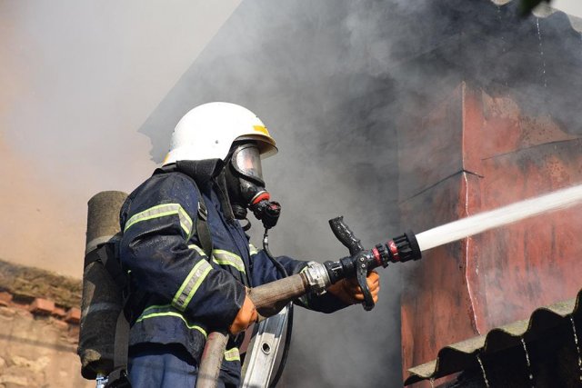В Московской области завершилось тушение пожара на складе