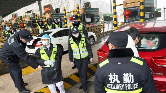 Власти Хубэй сообщили о намерении снять транспортные ограничения