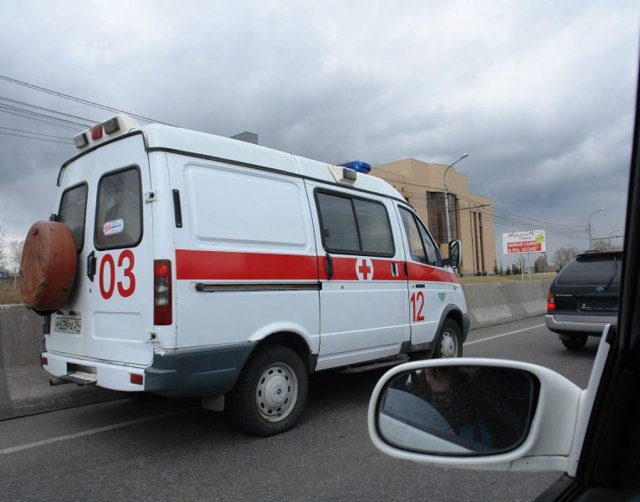 В Красноярске местный житель напал на медсестру скорой помощи