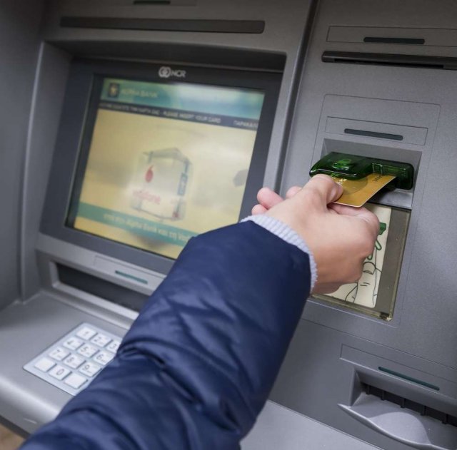 Неизвестный попытался совершить ограбление банкомата в Москве